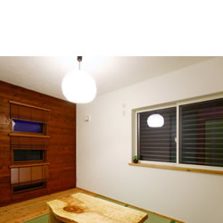 窓も断熱して快適な室温を保つ。